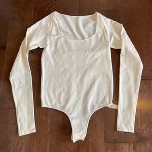 Skims essential long sleeve scoop neck bodysuit